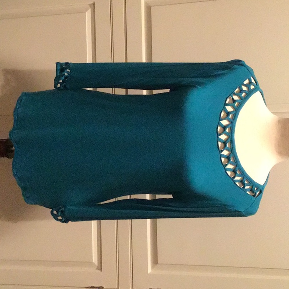 SOFT SURROUNDINGS LATTICE TEE IN BLUE/GREEN (TEAL)